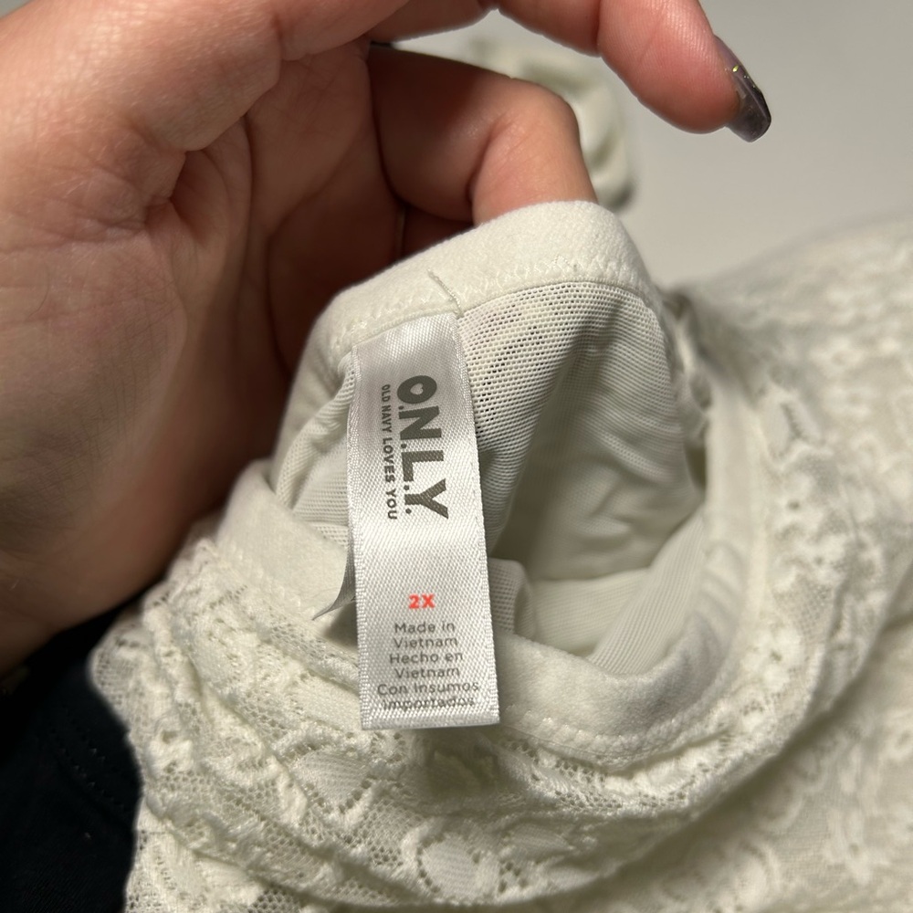 LAST CHANCE! 
Set of 2 Old Navy Bralettes – White Lace & Black Knit – Size 2X - Picture 6 of 9